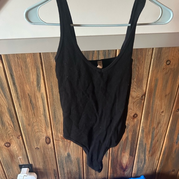 Aura Tops - Black Ribbed Body Suit